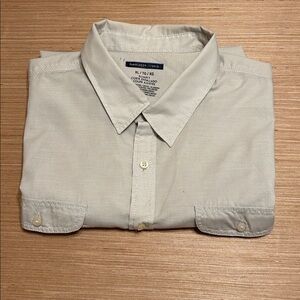 Men’s Short Sleeve Button Up Shirt.  Size XL